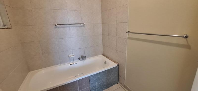 To Let 2 Bedroom Property for Rent in Strand Western Cape